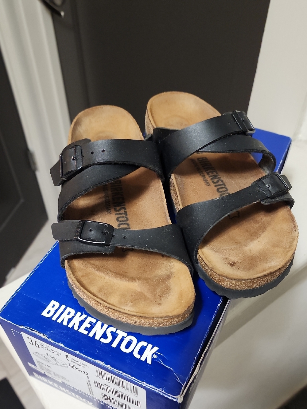 Birkenstock Salina Dual-strap Black Leather Sandals / Women's Size 5 (36) Narrow